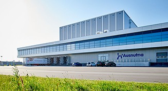 2018年4月，荷兰首相为尊龙网站首页颁发“投资荷兰杰出贡献中国企业”奖